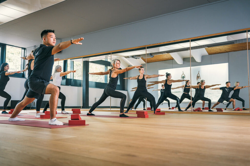 Kurse-Yoga-Kursraum-Grouptraining-Fit-Plus-Landshut Kurse Yoga Kursraum Grouptraining – FIT PLUS Landshut
